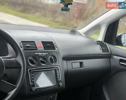 Синій Фольксваген Туран, об'ємом двигуна 1.6 л та пробігом 221 тис. км за 6200 $, фото 18 на Automoto.ua