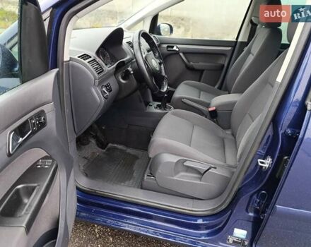 Синий Фольксваген Туран, объемом двигателя 1.6 л и пробегом 227 тыс. км за 5999 $, фото 7 на Automoto.ua