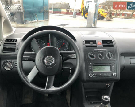 Синий Фольксваген Туран, объемом двигателя 1.6 л и пробегом 255 тыс. км за 5500 $, фото 23 на Automoto.ua