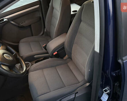 Синій Фольксваген Туран, об'ємом двигуна 1.6 л та пробігом 282 тис. км за 6500 $, фото 25 на Automoto.ua