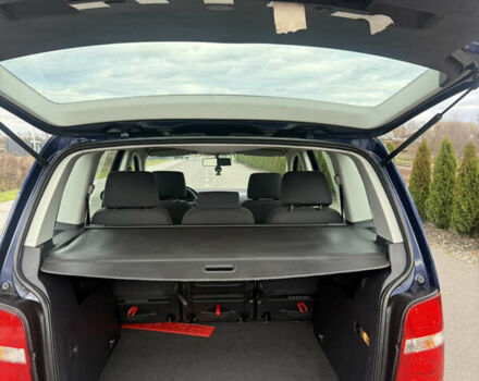 Синій Фольксваген Туран, об'ємом двигуна 1.6 л та пробігом 221 тис. км за 6200 $, фото 34 на Automoto.ua