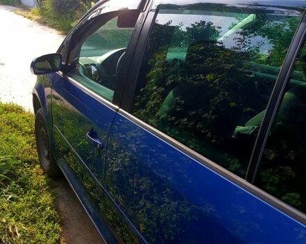 Синий Фольксваген Туран, объемом двигателя 1.6 л и пробегом 420 тыс. км за 4500 $, фото 5 на Automoto.ua