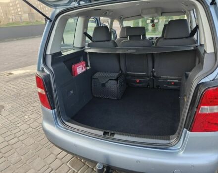 Синий Фольксваген Туран, объемом двигателя 1.6 л и пробегом 205 тыс. км за 5950 $, фото 7 на Automoto.ua