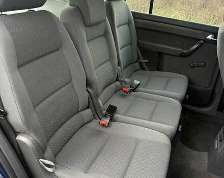 Синій Фольксваген Туран, об'ємом двигуна 1.6 л та пробігом 221 тис. км за 6200 $, фото 24 на Automoto.ua