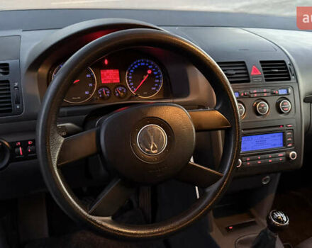 Синій Фольксваген Туран, об'ємом двигуна 1.6 л та пробігом 282 тис. км за 6500 $, фото 18 на Automoto.ua