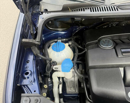 Синій Фольксваген Туран, об'ємом двигуна 1.6 л та пробігом 221 тис. км за 6200 $, фото 26 на Automoto.ua