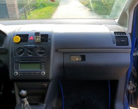 Синий Фольксваген Туран, объемом двигателя 1.6 л и пробегом 420 тыс. км за 4500 $, фото 7 на Automoto.ua