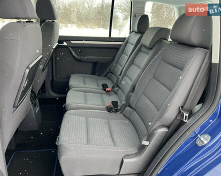 Синій Фольксваген Туран, об'ємом двигуна 1.6 л та пробігом 170 тис. км за 5800 $, фото 25 на Automoto.ua