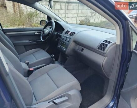 Синий Фольксваген Туран, объемом двигателя 1.6 л и пробегом 223 тыс. км за 6200 $, фото 24 на Automoto.ua