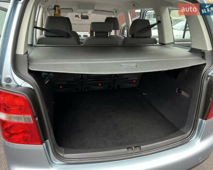 Синій Фольксваген Туран, об'ємом двигуна 1.6 л та пробігом 216 тис. км за 6200 $, фото 19 на Automoto.ua