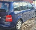 Синій Фольксваген Туран, об'ємом двигуна 1.6 л та пробігом 254 тис. км за 6300 $, фото 1 на Automoto.ua