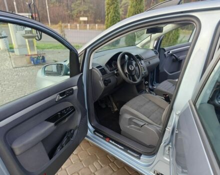 Синий Фольксваген Туран, объемом двигателя 1.6 л и пробегом 205 тыс. км за 5950 $, фото 3 на Automoto.ua