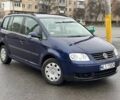 Синій Фольксваген Туран, об'ємом двигуна 1.9 л та пробігом 289 тис. км за 2800 $, фото 1 на Automoto.ua