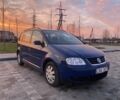 Синий Фольксваген Туран, объемом двигателя 2 л и пробегом 322 тыс. км за 2700 $, фото 5 на Automoto.ua