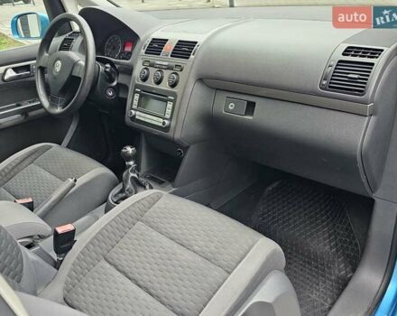 Синий Фольксваген Туран, объемом двигателя 1.6 л и пробегом 237 тыс. км за 6500 $, фото 13 на Automoto.ua