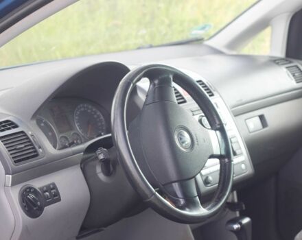 Синий Фольксваген Туран, объемом двигателя 1.9 л и пробегом 381 тыс. км за 2328 $, фото 7 на Automoto.ua