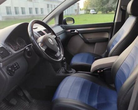 Синий Фольксваген Туран, объемом двигателя 1.98 л и пробегом 250 тыс. км за 7000 $, фото 1 на Automoto.ua