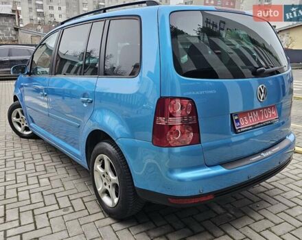 Синий Фольксваген Туран, объемом двигателя 1.6 л и пробегом 237 тыс. км за 6500 $, фото 6 на Automoto.ua