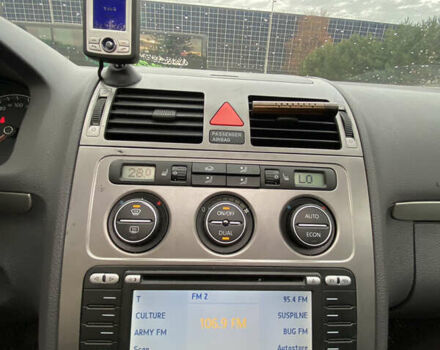 Синий Фольксваген Туран, объемом двигателя 1.97 л и пробегом 283 тыс. км за 7400 $, фото 13 на Automoto.ua