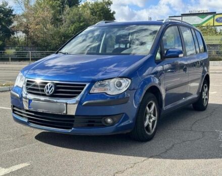 Синий Фольксваген Туран, объемом двигателя 1.9 л и пробегом 230 тыс. км за 4500 $, фото 1 на Automoto.ua