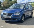 Синий Фольксваген Туран, объемом двигателя 1.9 л и пробегом 230 тыс. км за 4500 $, фото 1 на Automoto.ua