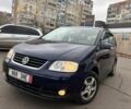 Синій Фольксваген Туран, об'ємом двигуна 1.9 л та пробігом 320 тис. км за 2800 $, фото 1 на Automoto.ua