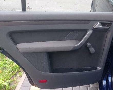 Синий Фольксваген Туран, объемом двигателя 1.4 л и пробегом 237 тыс. км за 6000 $, фото 52 на Automoto.ua