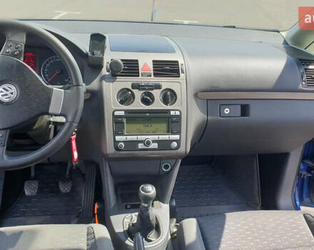 Синій Фольксваген Туран, об'ємом двигуна 1.4 л та пробігом 280 тис. км за 5888 $, фото 10 на Automoto.ua