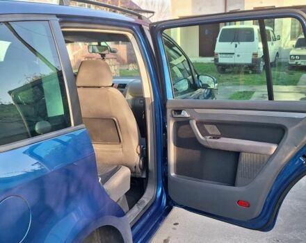 Синий Фольксваген Туран, объемом двигателя 1.9 л и пробегом 250 тыс. км за 7500 $, фото 4 на Automoto.ua