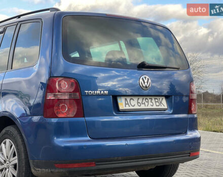 Синий Фольксваген Туран, объемом двигателя 1.6 л и пробегом 268 тыс. км за 6399 $, фото 7 на Automoto.ua