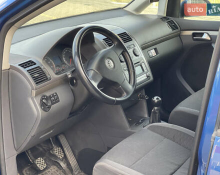 Синий Фольксваген Туран, объемом двигателя 1.6 л и пробегом 268 тыс. км за 6399 $, фото 30 на Automoto.ua