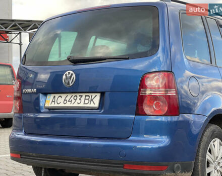 Синий Фольксваген Туран, объемом двигателя 1.6 л и пробегом 268 тыс. км за 6399 $, фото 5 на Automoto.ua