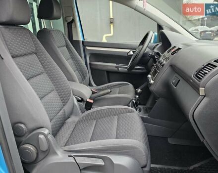 Синий Фольксваген Туран, объемом двигателя 1.6 л и пробегом 237 тыс. км за 6500 $, фото 12 на Automoto.ua