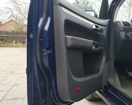 Синий Фольксваген Туран, объемом двигателя 1.39 л и пробегом 230 тыс. км за 6800 $, фото 1 на Automoto.ua