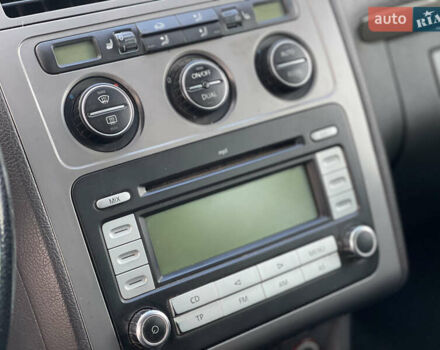 Синий Фольксваген Туран, объемом двигателя 1.6 л и пробегом 268 тыс. км за 6399 $, фото 23 на Automoto.ua