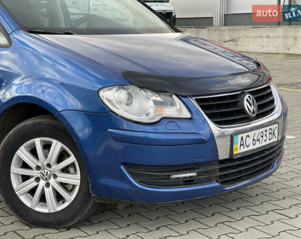 Синий Фольксваген Туран, объемом двигателя 1.6 л и пробегом 268 тыс. км за 6399 $, фото 2 на Automoto.ua