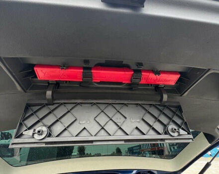 Синий Фольксваген Туран, объемом двигателя 1.97 л и пробегом 283 тыс. км за 7400 $, фото 17 на Automoto.ua