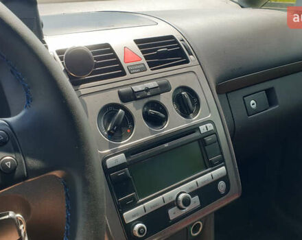 Синій Фольксваген Туран, об'ємом двигуна 1.4 л та пробігом 280 тис. км за 5888 $, фото 5 на Automoto.ua