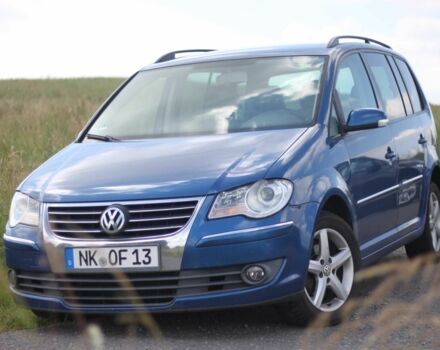 Синий Фольксваген Туран, объемом двигателя 1.9 л и пробегом 381 тыс. км за 2328 $, фото 2 на Automoto.ua