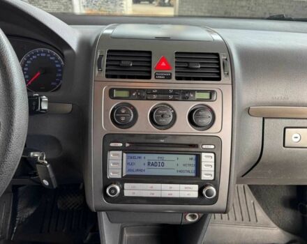 Синий Фольксваген Туран, объемом двигателя 1.4 л и пробегом 241 тыс. км за 6399 $, фото 12 на Automoto.ua