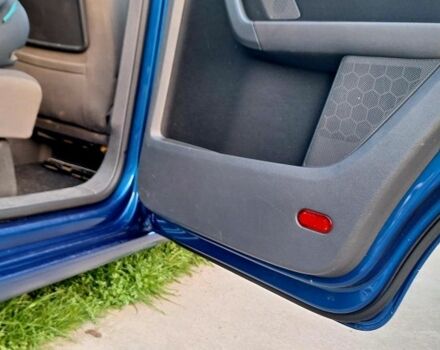 Синий Фольксваген Туран, объемом двигателя 1.9 л и пробегом 250 тыс. км за 7500 $, фото 14 на Automoto.ua