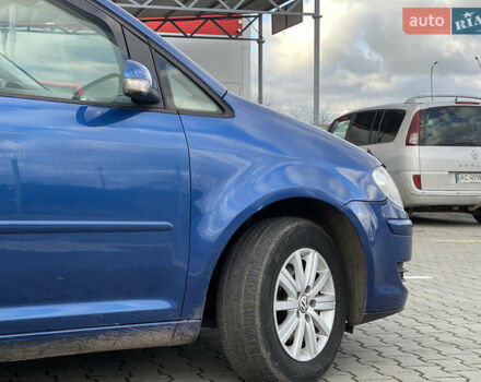 Синий Фольксваген Туран, объемом двигателя 1.6 л и пробегом 268 тыс. км за 6399 $, фото 3 на Automoto.ua