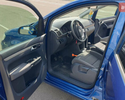 Синій Фольксваген Туран, об'ємом двигуна 1.4 л та пробігом 280 тис. км за 5888 $, фото 15 на Automoto.ua