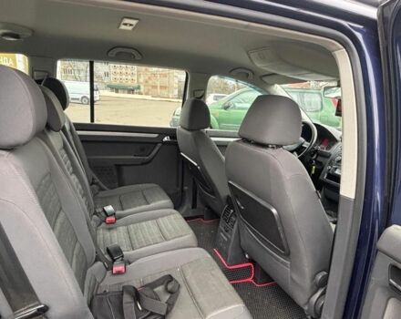 Синій Фольксваген Туран, об'ємом двигуна 1.9 л та пробігом 320 тис. км за 2800 $, фото 10 на Automoto.ua