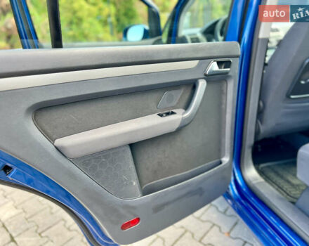 Синий Фольксваген Туран, объемом двигателя 1.4 л и пробегом 260 тыс. км за 6750 $, фото 49 на Automoto.ua