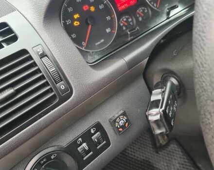 Синий Фольксваген Туран, объемом двигателя 1.6 л и пробегом 270 тыс. км за 6900 $, фото 28 на Automoto.ua