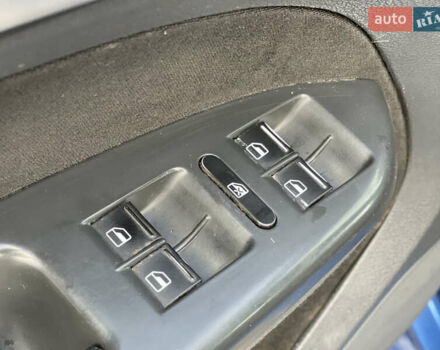 Синий Фольксваген Туран, объемом двигателя 1.6 л и пробегом 268 тыс. км за 6399 $, фото 18 на Automoto.ua