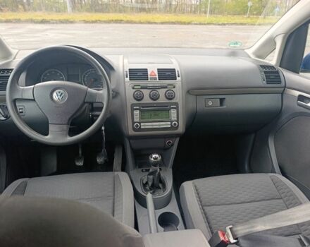 Синий Фольксваген Туран, объемом двигателя 1.6 л и пробегом 246 тыс. км за 7450 $, фото 5 на Automoto.ua