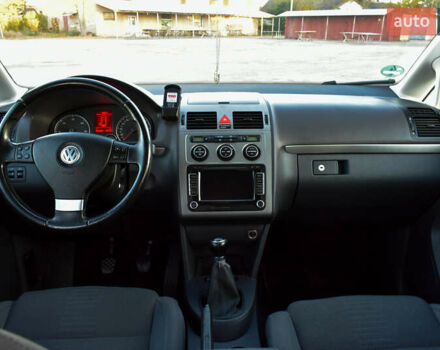 Синій Фольксваген Туран, об'ємом двигуна 2 л та пробігом 255 тис. км за 8400 $, фото 25 на Automoto.ua