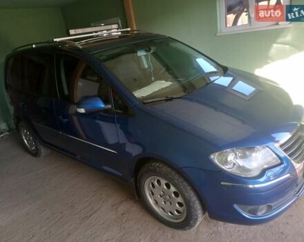 Синий Фольксваген Туран, объемом двигателя 1.9 л и пробегом 289 тыс. км за 8100 $, фото 1 на Automoto.ua